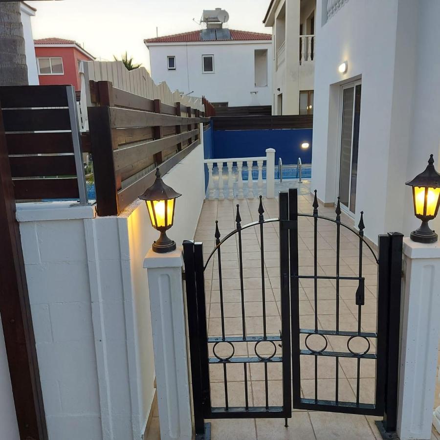 Stylish Villa พาราลิมนี ภายนอก รูปภาพ