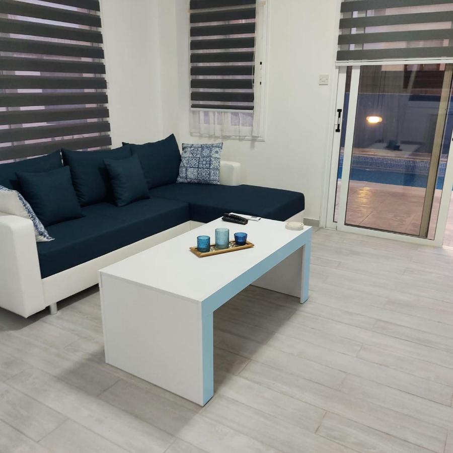 Stylish Villa พาราลิมนี ภายนอก รูปภาพ